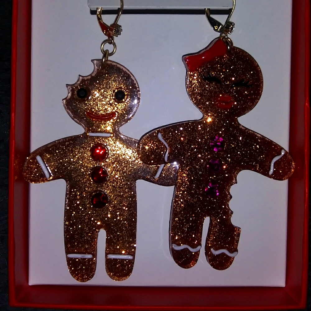 BETSEY JOHNSON Gingerbread earrings